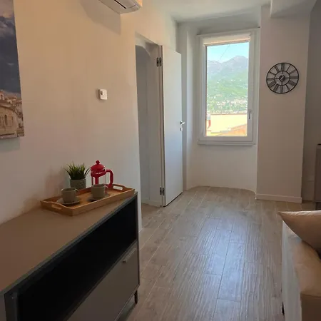 Apartment La Finestra Sul Garda Dreaming Holidays San Felice del Benaco
