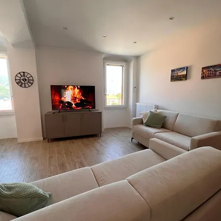 La Finestra Sul Garda Dreaming Holidays Apartment *