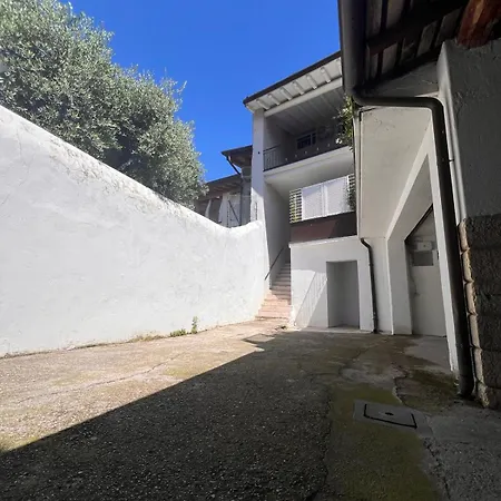Apartment La Finestra Sul Garda Dreaming Holidays San Felice del Benaco